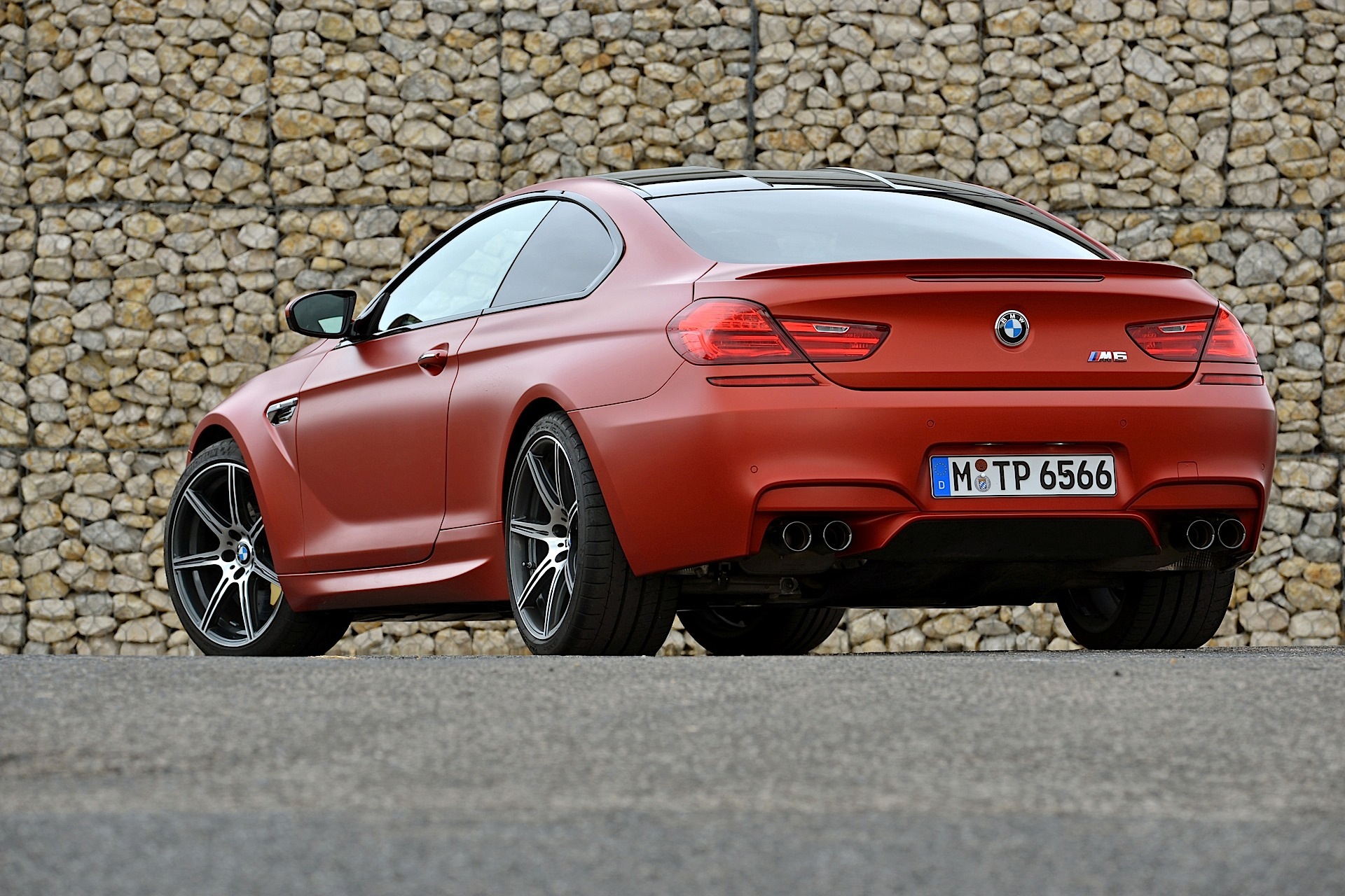 bmw-m5-and-m6-will-get-new-individual-paint-finishes-this-autumn_2.jpg