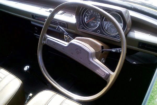 austin-allegro-steering-wheel.jpg