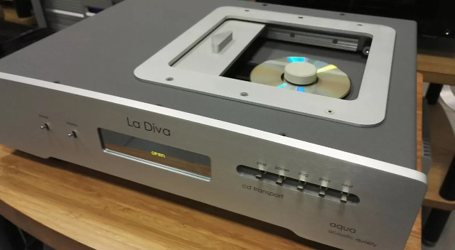 FS] - La Diva CD Transport with remote and | pink fish media