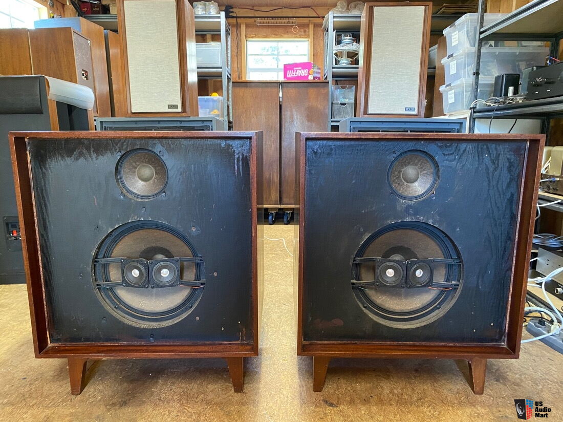 3236024-903c0245-bozak-b-302-urban-vintage-speakers.jpg