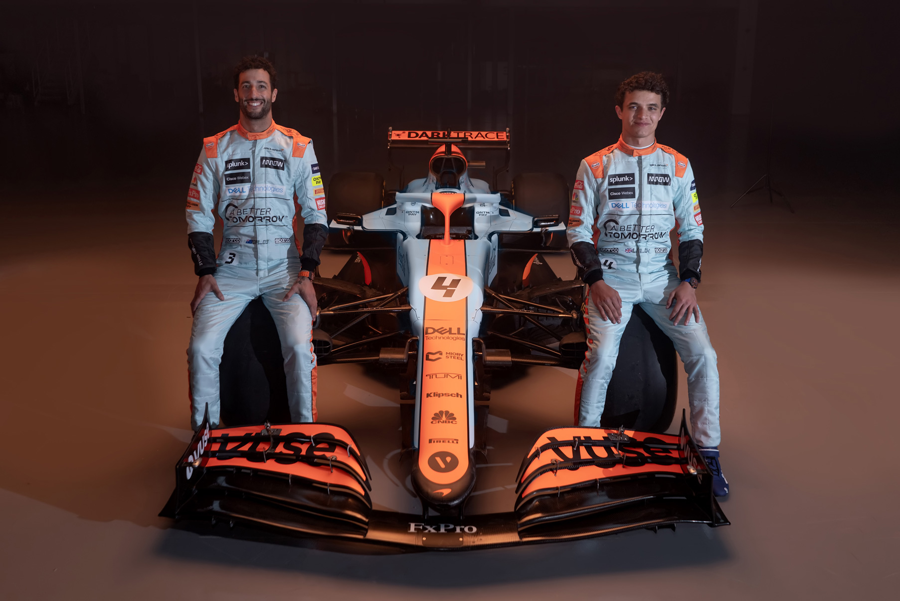Gulf-MCL35-and-drivers-.jpg